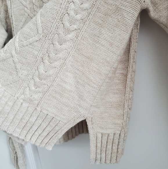 BNWT Gap Cable-Knit Crew-neck Sweater - Picture 4 of 6